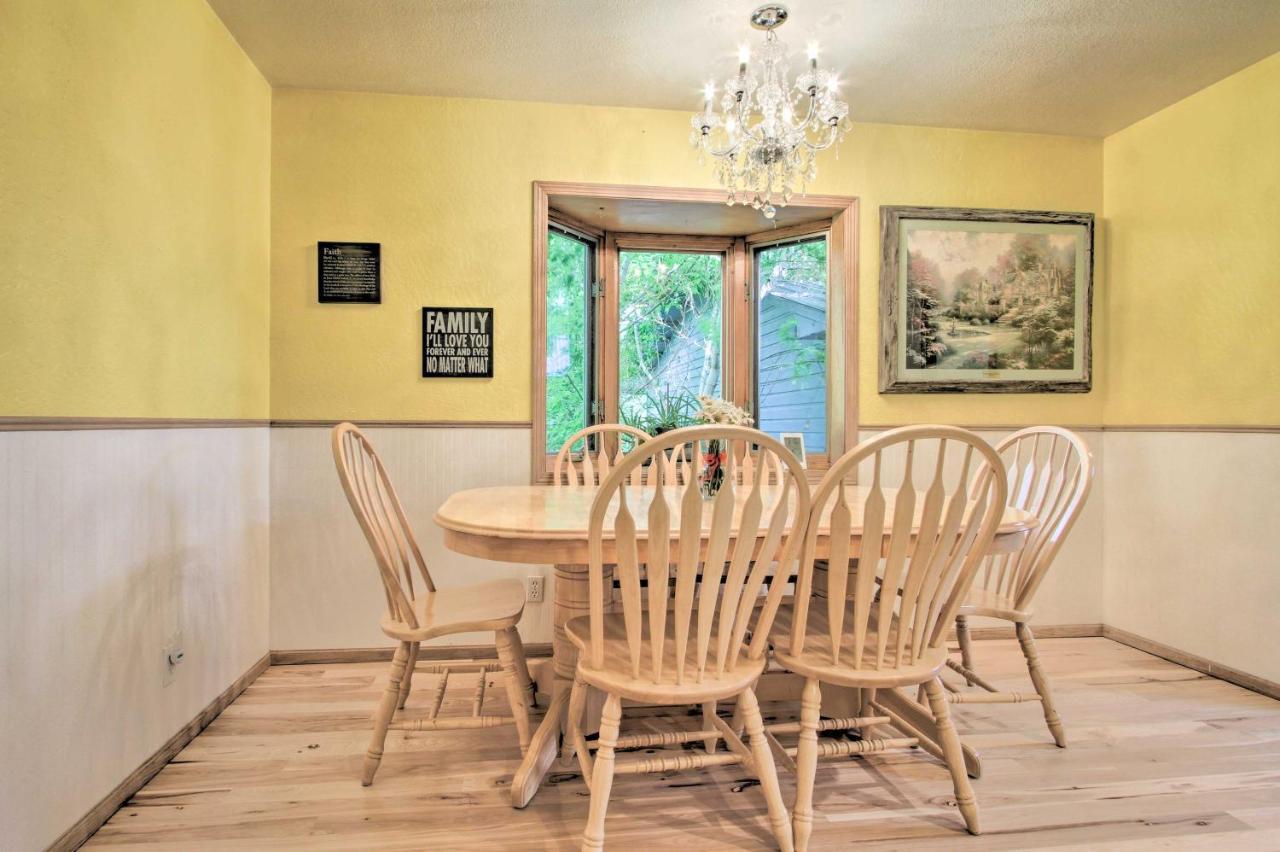Cozy Home With Hot Tub Half Mi To Salmon River! Exterior foto